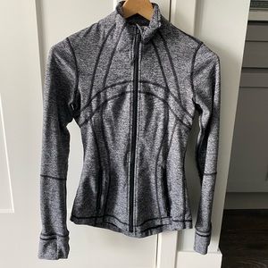 Lululemon Zip-Up hoodie (grey & black) - Size: 4